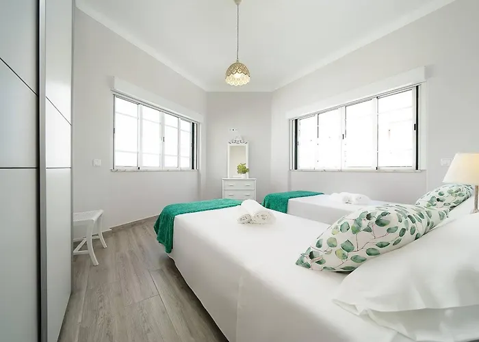 Spacious Stylish * Portimão